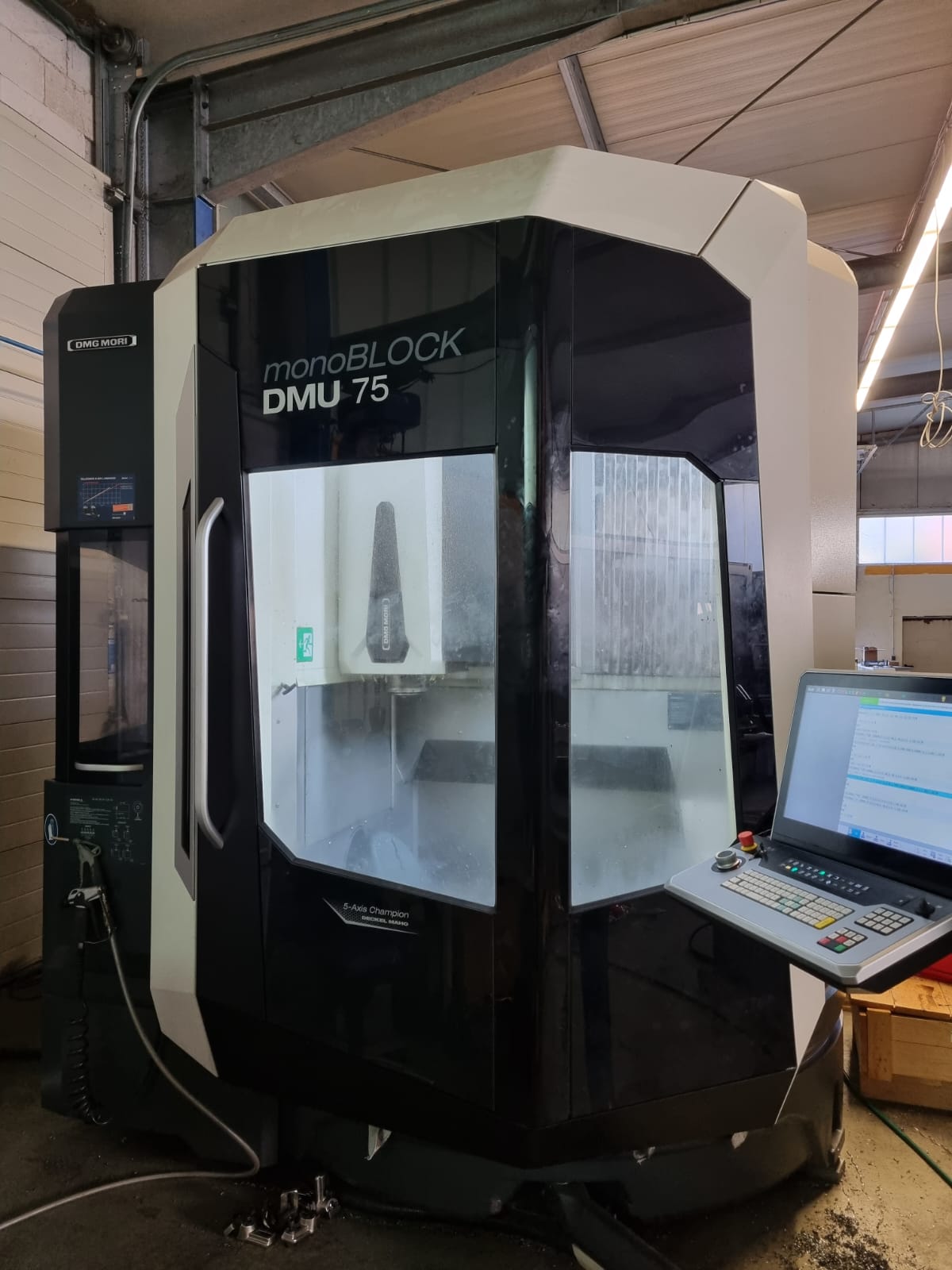 DMG MORI DMU 75 monoBLOCK – 5 tengelyes CNC megmunkáló központ BA2355, használt