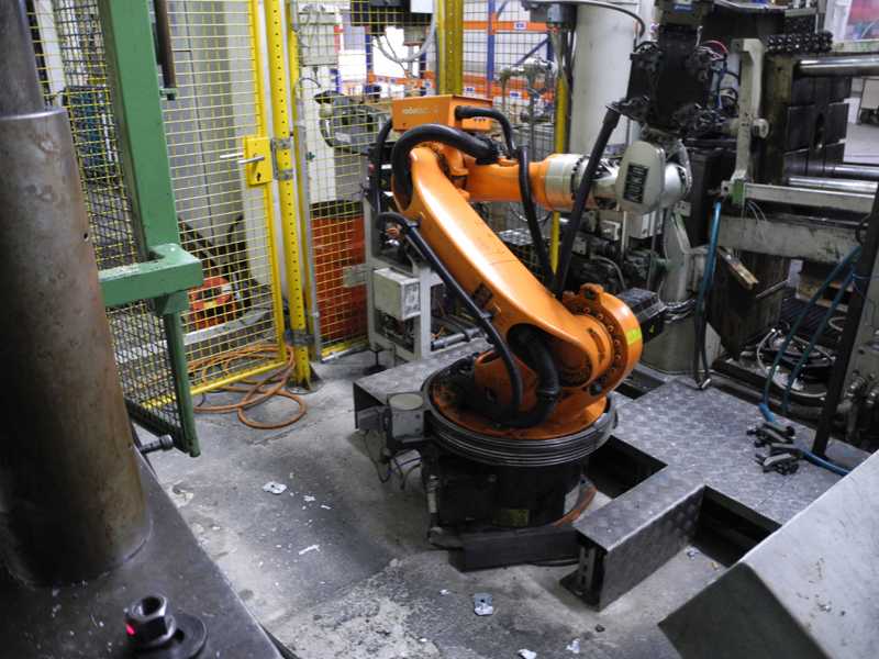 Kuka KR 16-F, öntödei robot, használt HR1814