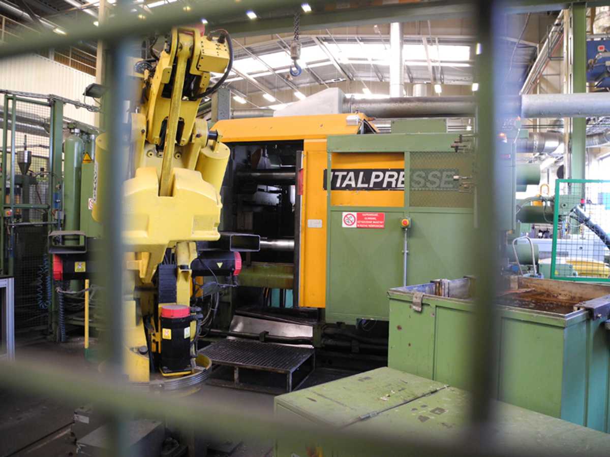 FANUC S-420 i F öntödei robot, használt HR1815